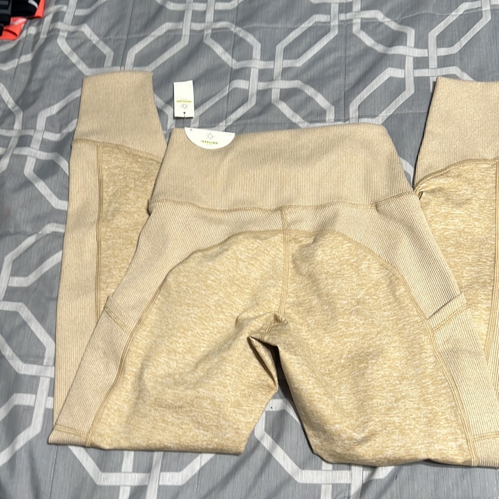 Aerie workout set - Picture 5 of 5